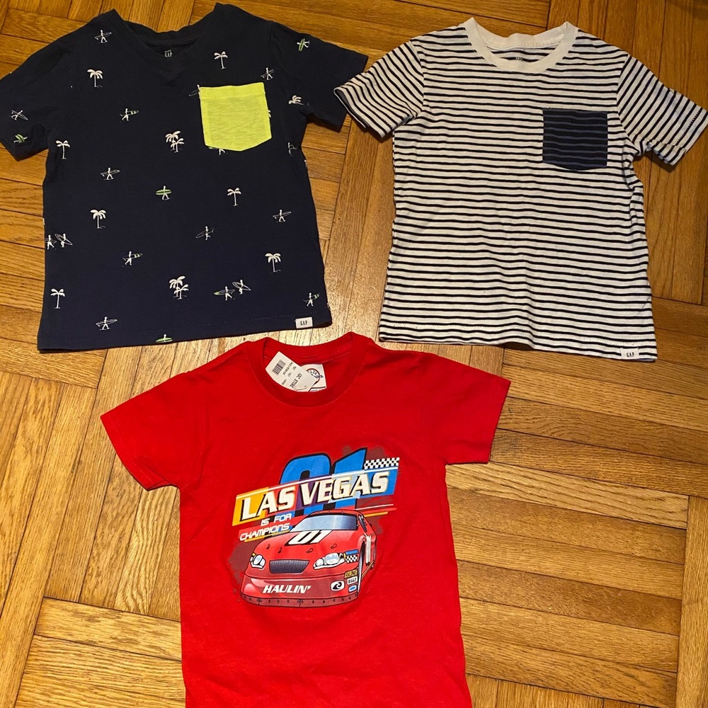 Bundle of 3 shirts boy sz 4(xs)